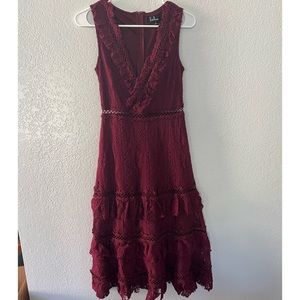 Lulus Burgundy Lace Dress S worn once excellent condition